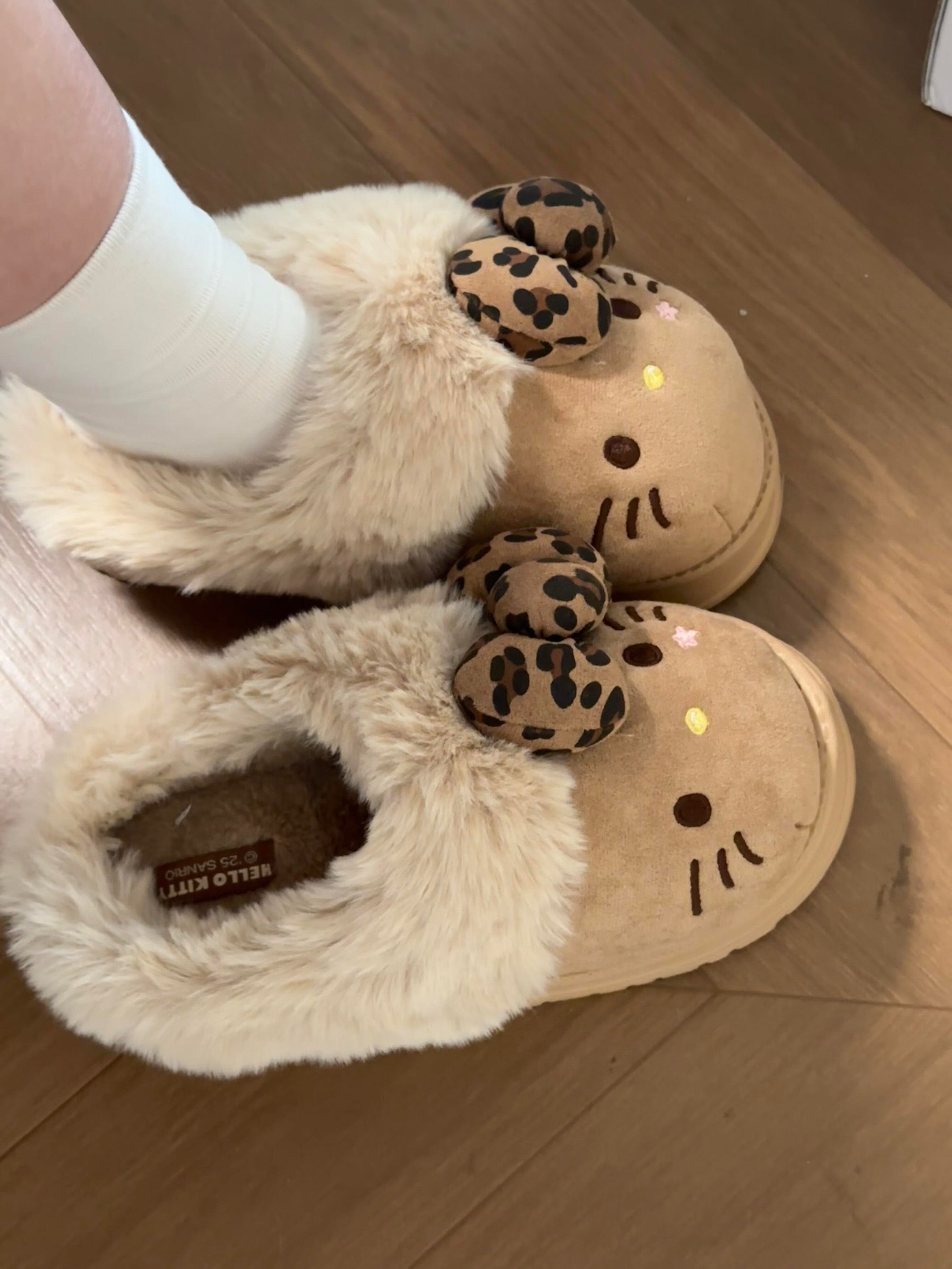 Kitty star smile fur slippers