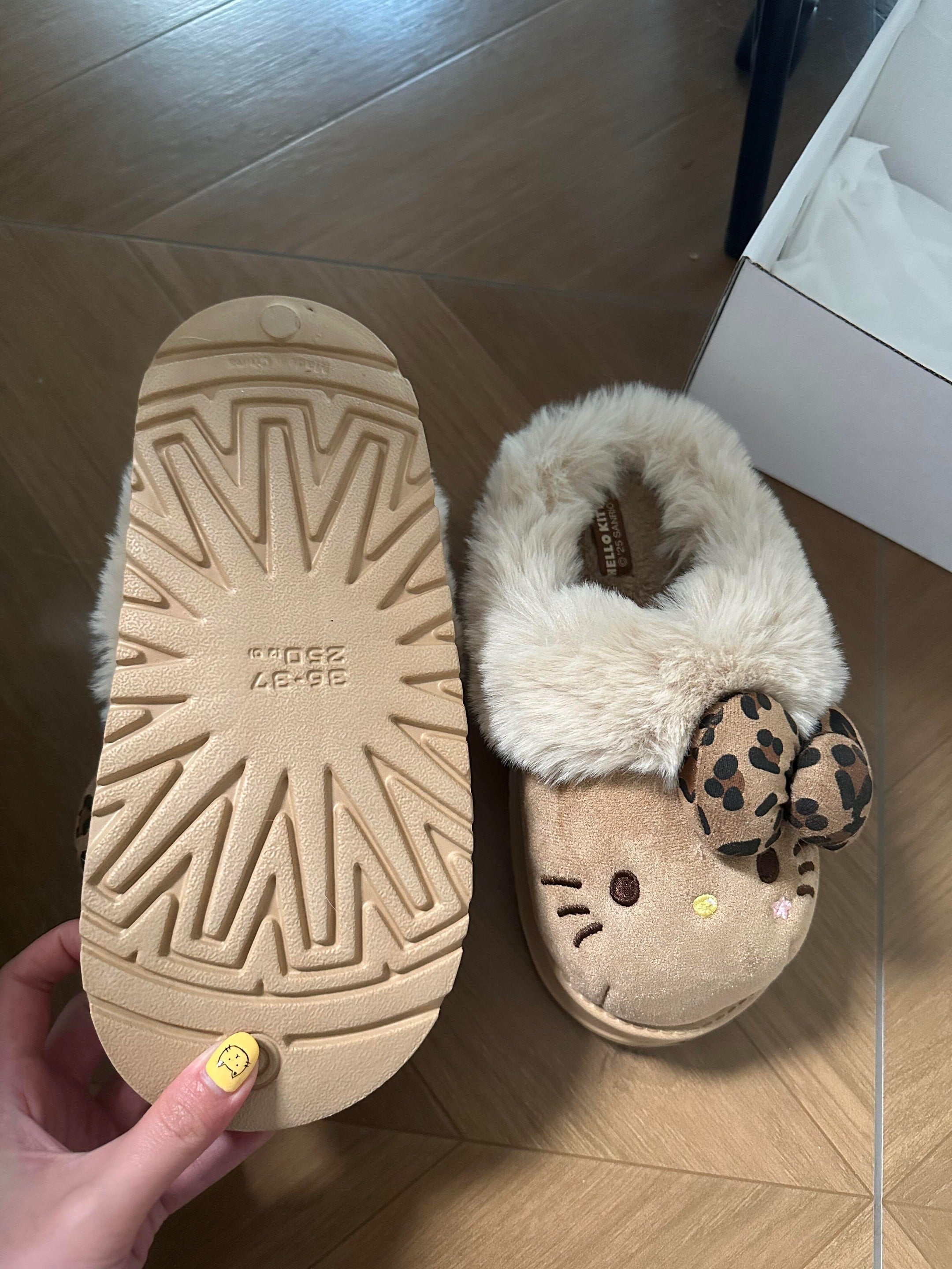 Kitty star smile fur slippers