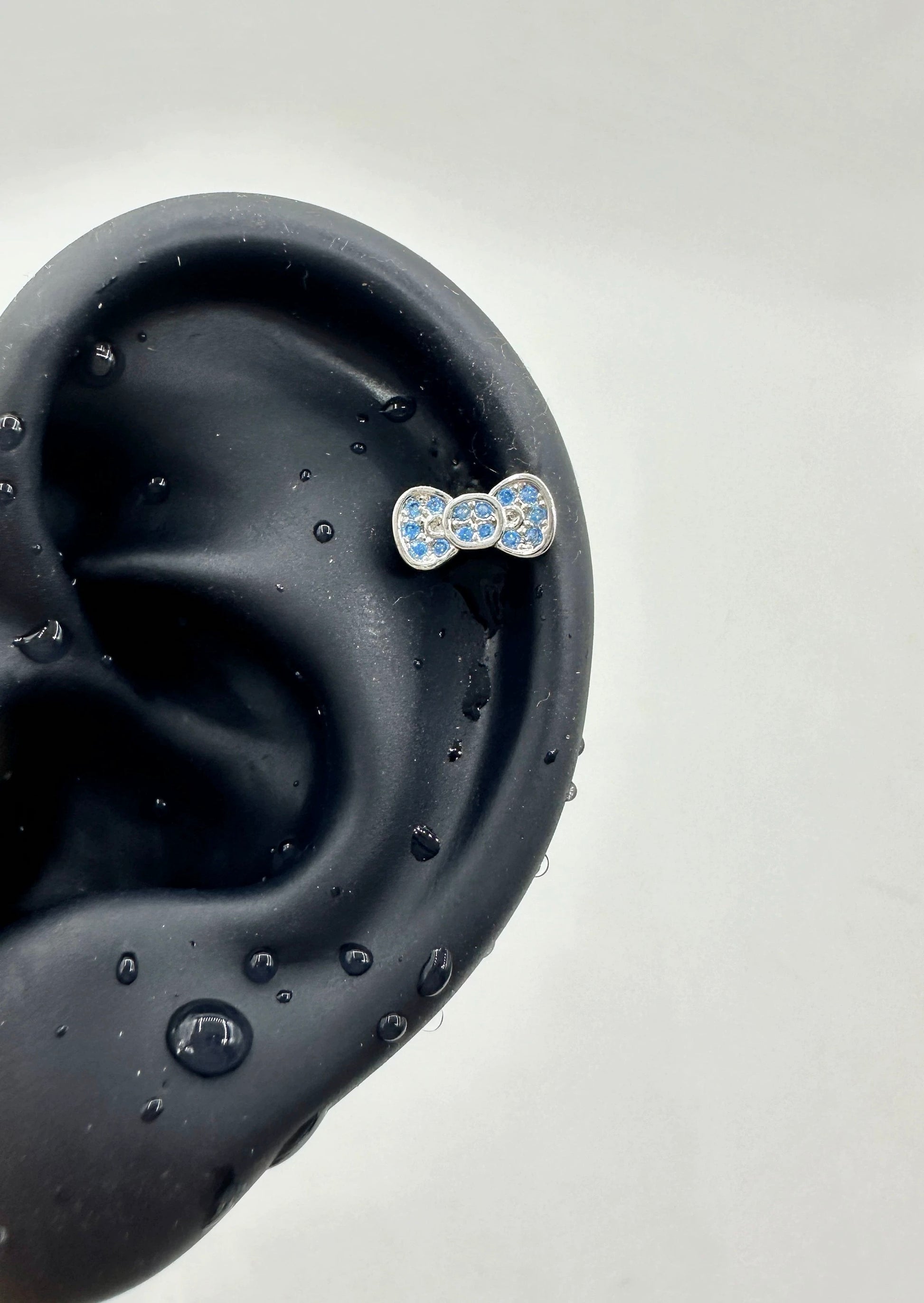 Blue stones kitty earrings