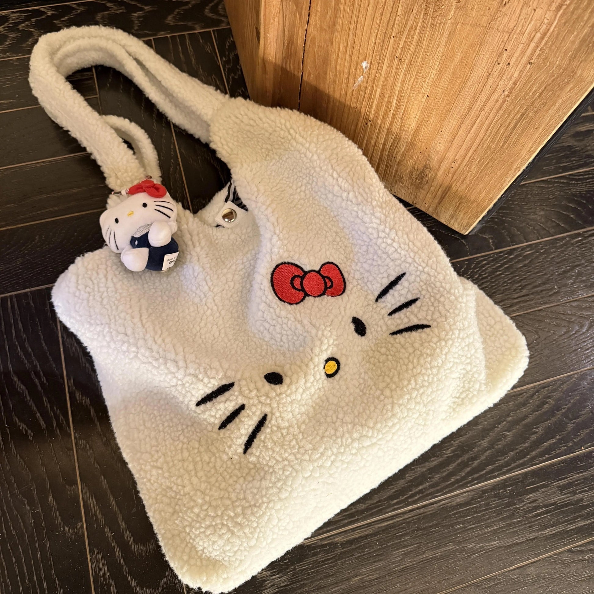 Kitty Snug Tote Bag